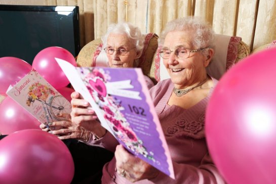 Britain S Oldest Twin Celebrate Their Nd Birthday Together