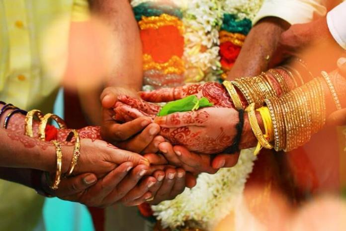 An Indian Groom Refused To Take Dowry, Impressed In-Laws Gift Him Books Worth ₹1 Lakh