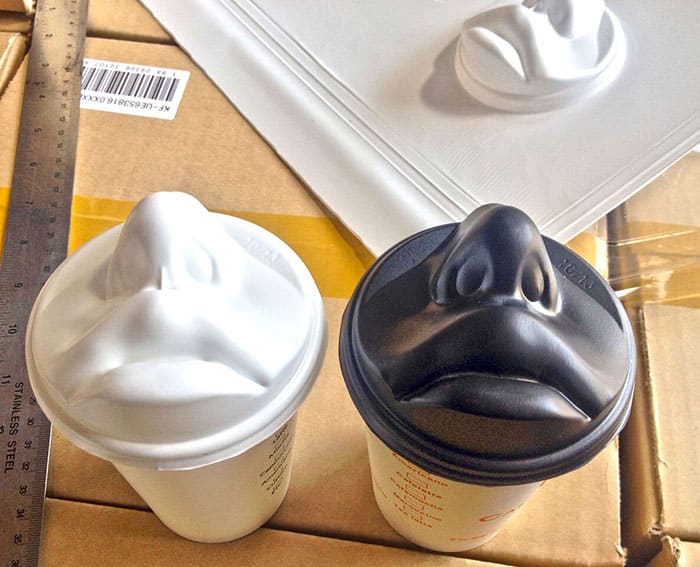 This Coffee Cup Lid Comes With A Kissing Lip Design