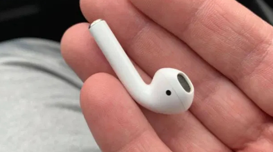 man had to undergo an endoscopy to remove the airpod from his esophagus which he swallowed while sleeping