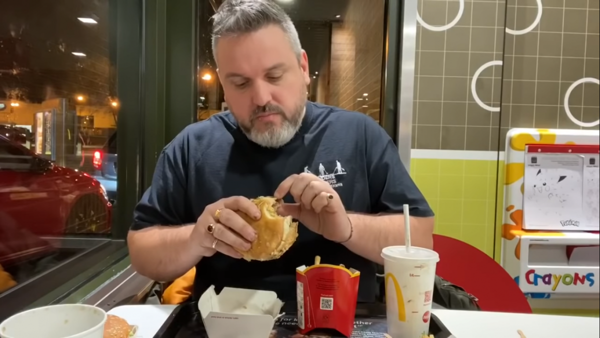 YouTuber Eating McDonald’s Burger He Buried underground 14 Months Ago