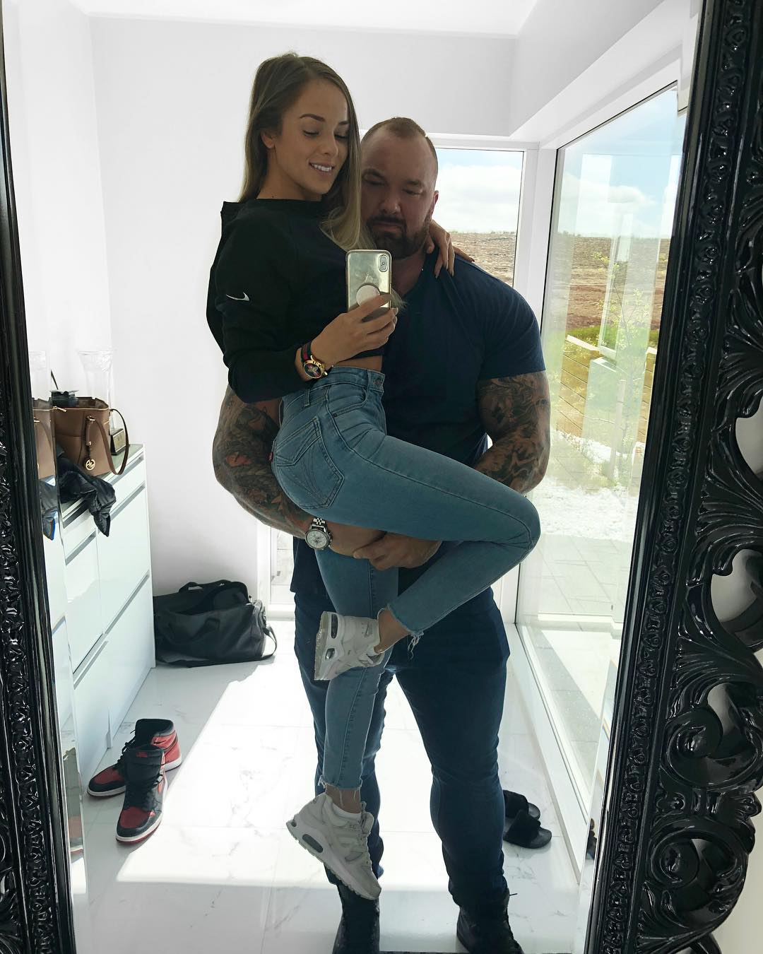 pictures of the mountain from got and his tiny girlfriend are storming the internet