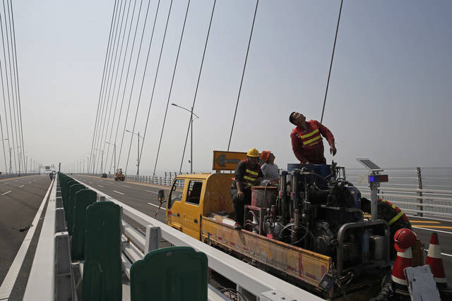 World's Longest Sea-Crossing Bridge Built Up By China Is Breathtaking