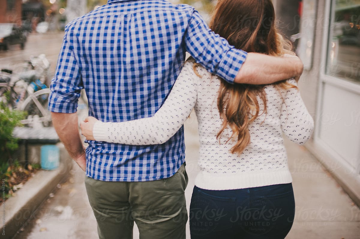Various Types Of Hugs In A Relationship And What They Mean