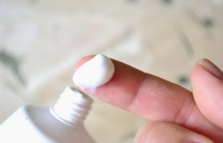 remove dark spots toothpaste toothbrush