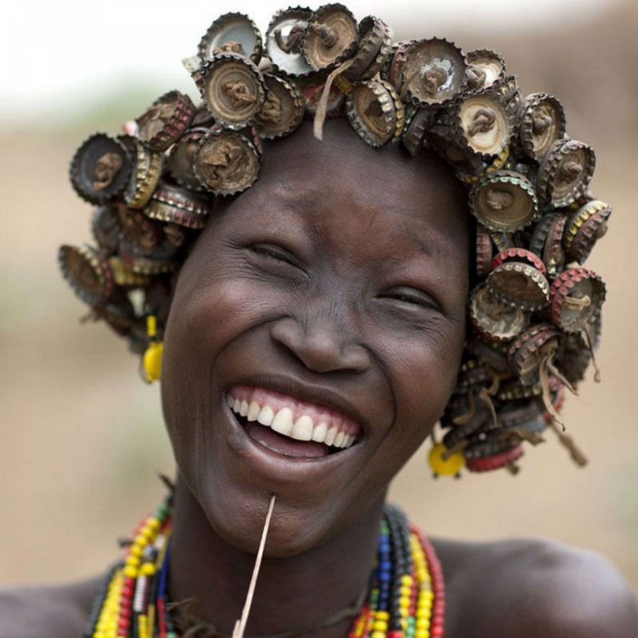 tribe in ethiopia turning garbage into jewelry