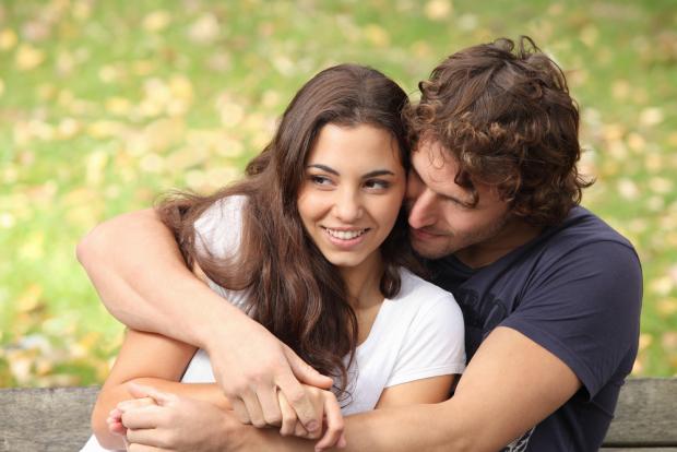 Various Types Of Hugs In A Relationship And What They Mean