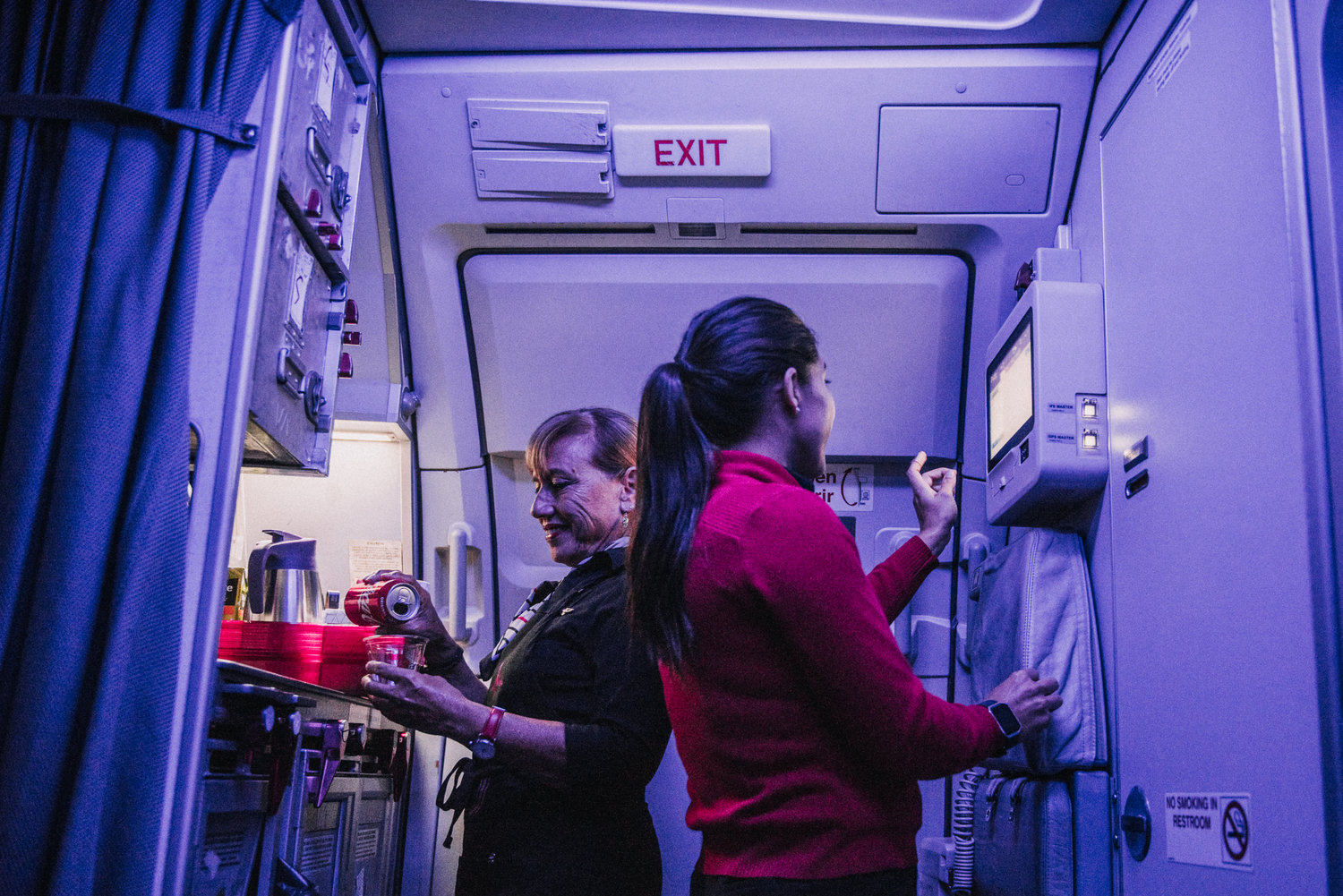 10+ Pictures That Show The Reality Of Being A Flight Attendant