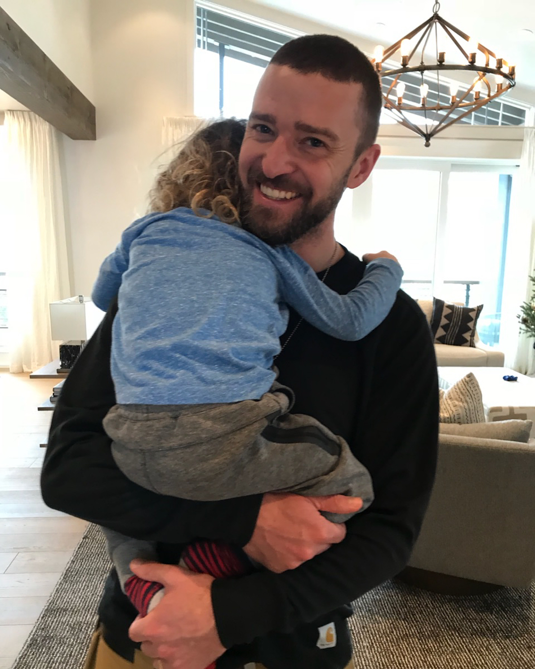 15 Pictures Of The Celebrity Dads Of Hollywood Spending Quality Time With Their Little Ones