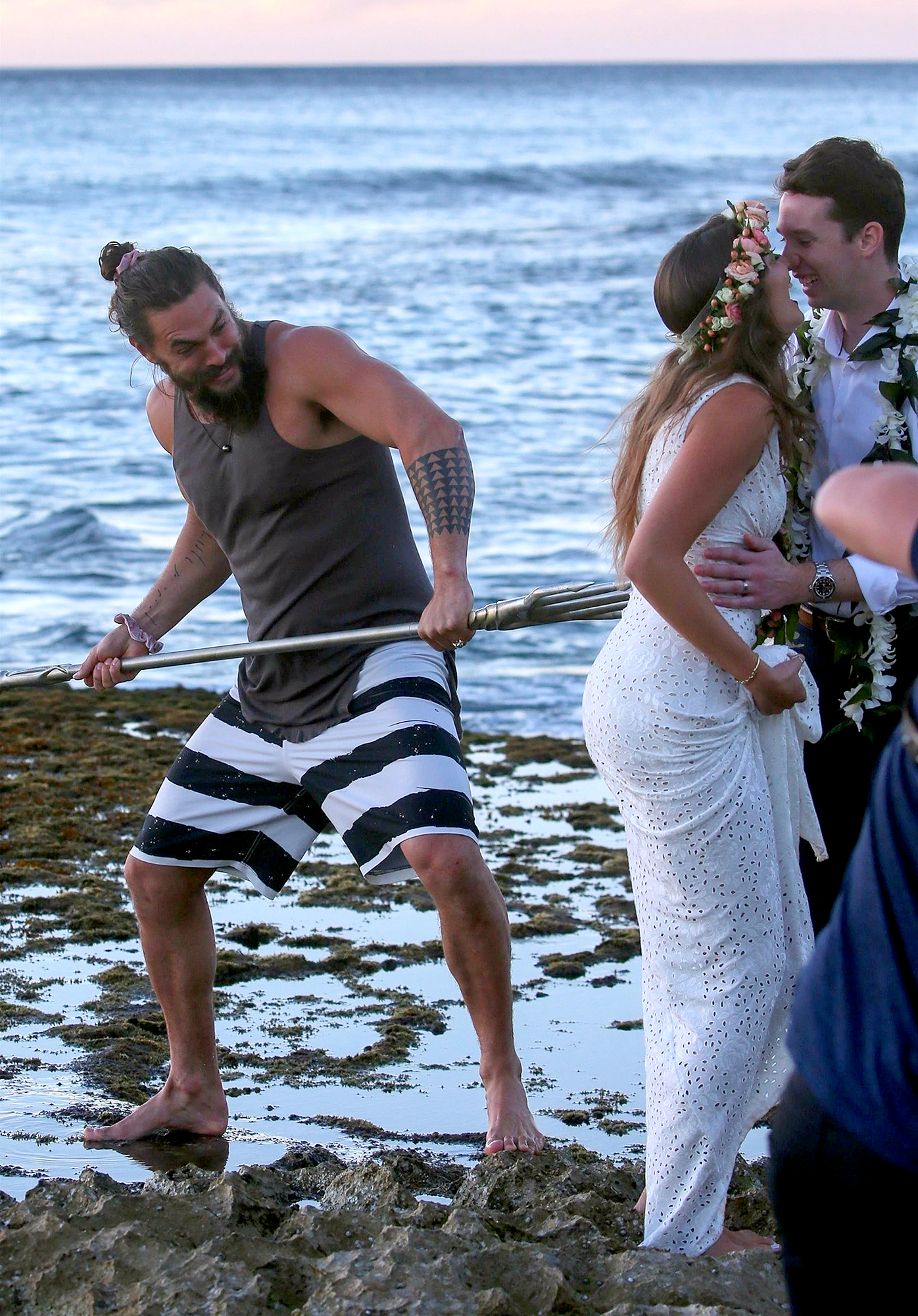 Aquaman Superstar Jason Momoa Crashed a wedding With His Trident