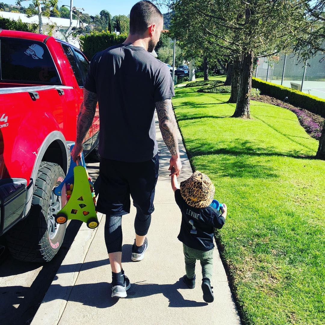 15 Pictures Of The Celebrity Dads Of Hollywood Spending Quality Time With Their Little Ones