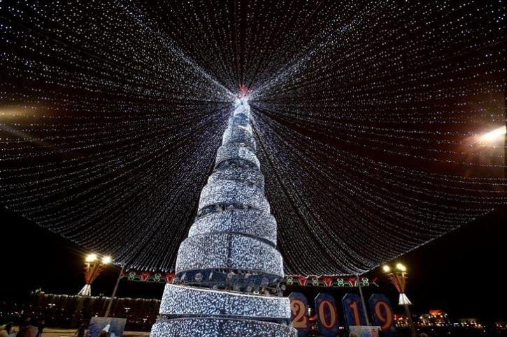 Images Show How World Is Preparing For Christmas