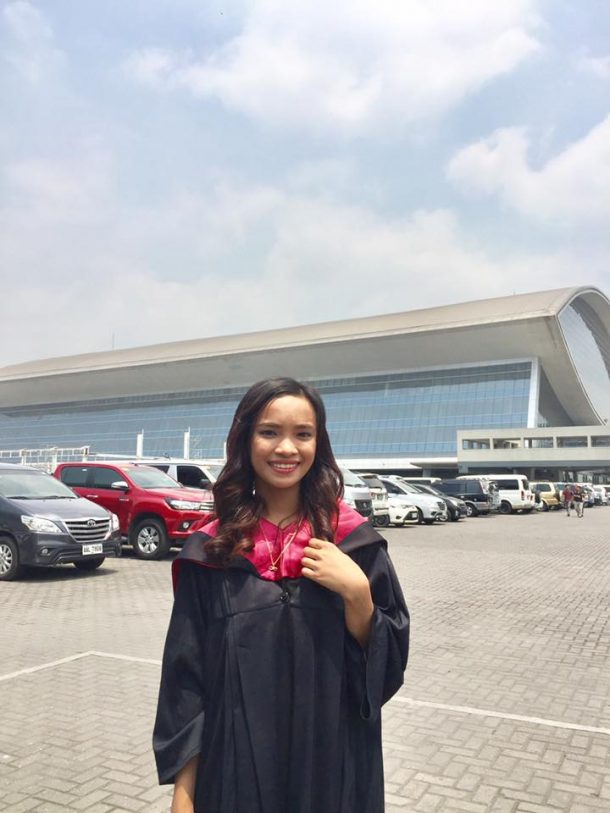 A Garbage Picker Supports His Daughter To Achieve College Degree