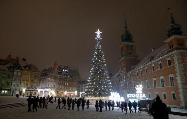 Images Show How World Is Preparing For Christmas