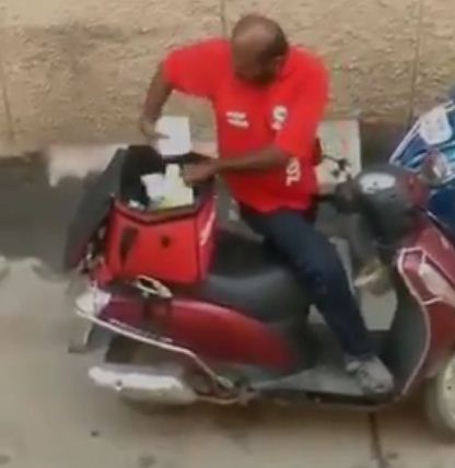 zomato delivery man munches client's food