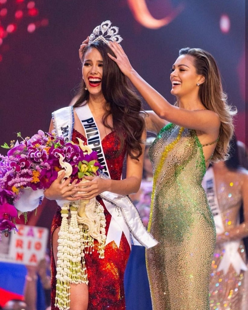 Filipino singer bagged crown Miss Universe