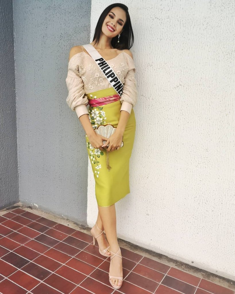Filipino singer bagged crown Miss Universe