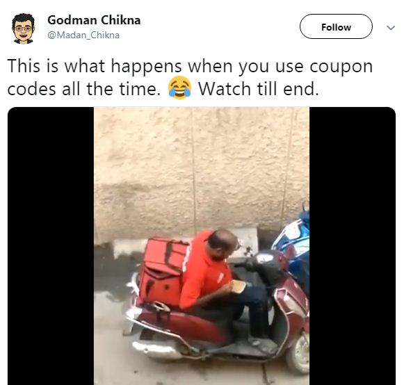 zomato delivery man munches client's food