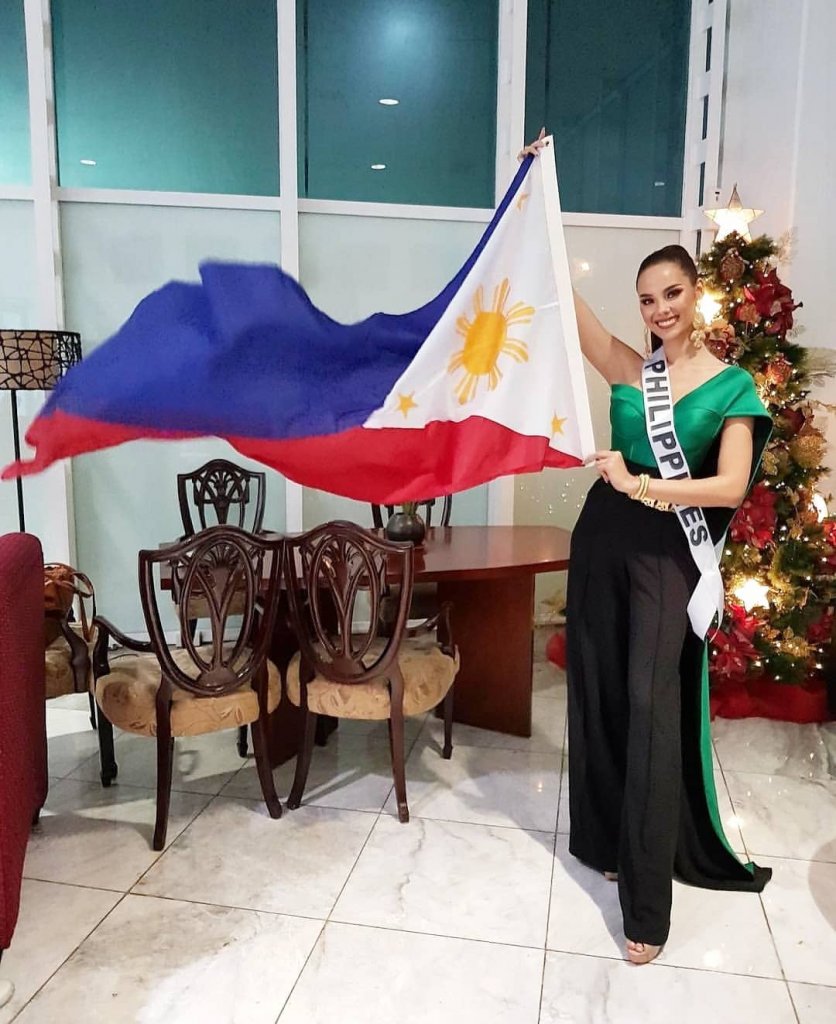 Filipino singer bagged crown Miss Universe