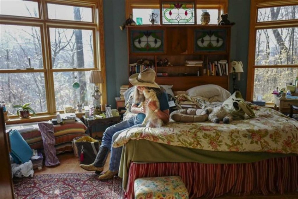 10+ Pictures Which Shows The Bedroom Life Of Americans 