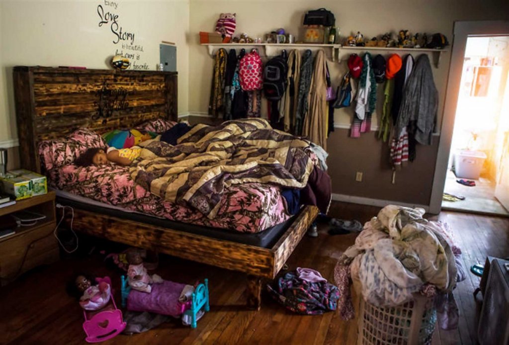 10+ Pictures Which Shows The Bedroom Life Of Americans 