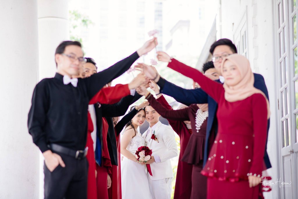 Viral Picutres Christian Bride Muslim Bridesmaids