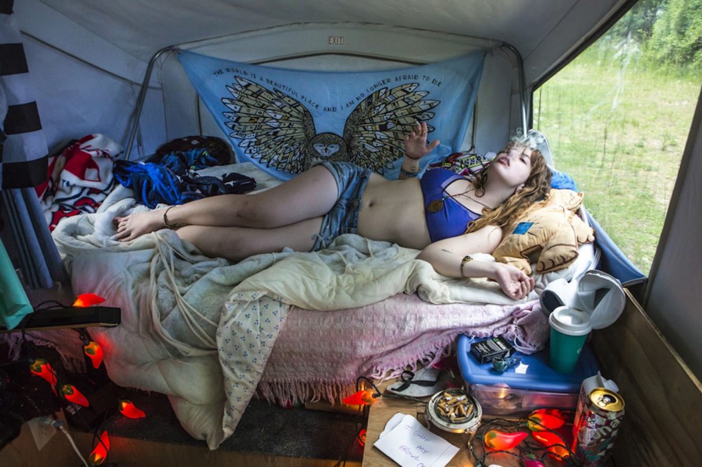 10+ Pictures Which Shows The Bedroom Life Of Americans 