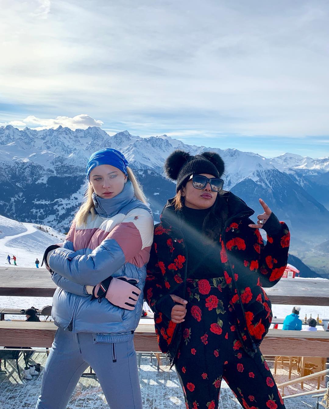 Take A Look At How Priyanka Chopra and Nick Jonas Welcome New Year With A Kiss In Switzerland