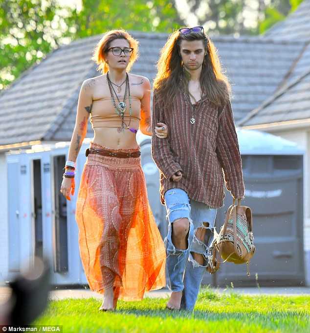 Paris Jackson And Gabriel Glenn Look Completly In Love As They Hold Hands