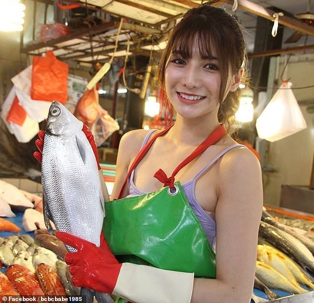 26-Year-Old Model Goes Viral After She Was Spotted Working At Wet Fish Market Stall