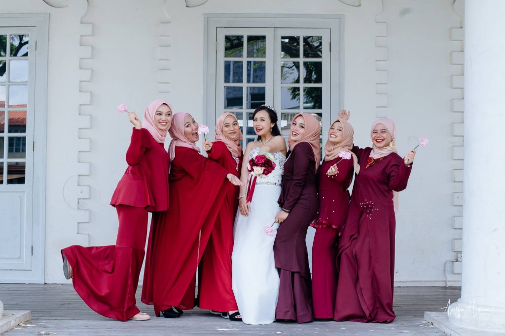 Viral Picutres Christian Bride Muslim Bridesmaids