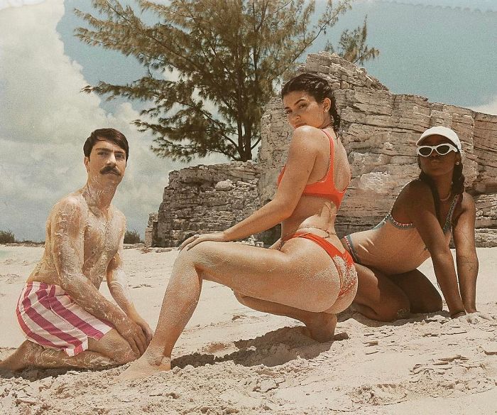 Funny Images Of Man Photoshopped Himself Into Kendall Jenner