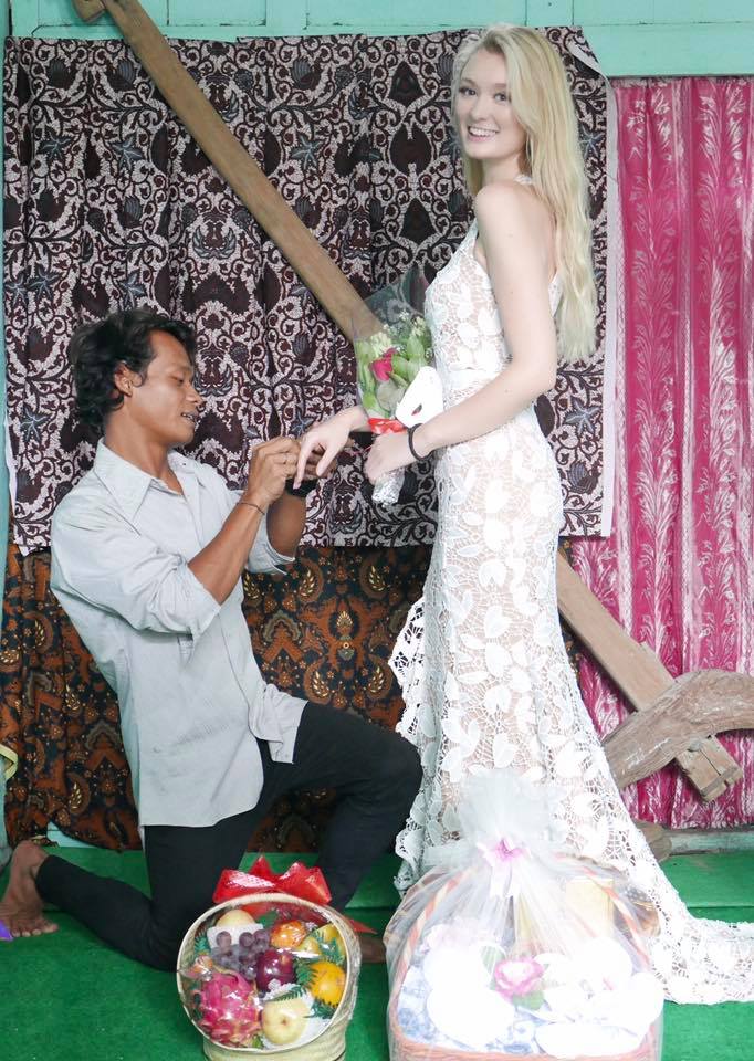 The Viral Story Of An Indonesian Man And Beautiful English Girl Who Fell In Love And Married Each Other