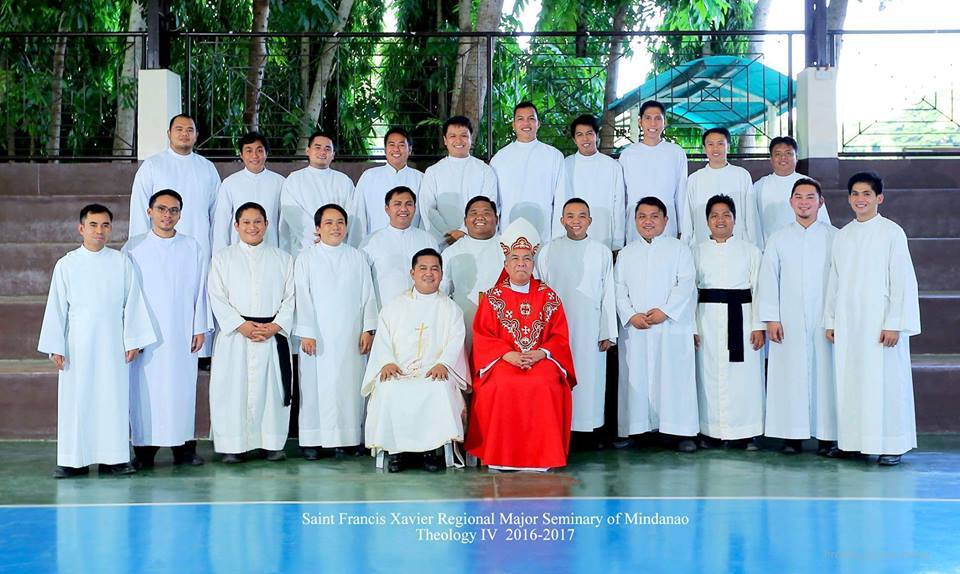 Meet Reverend Jay-R, The Handsome Priest Who Went Viral On Social Media