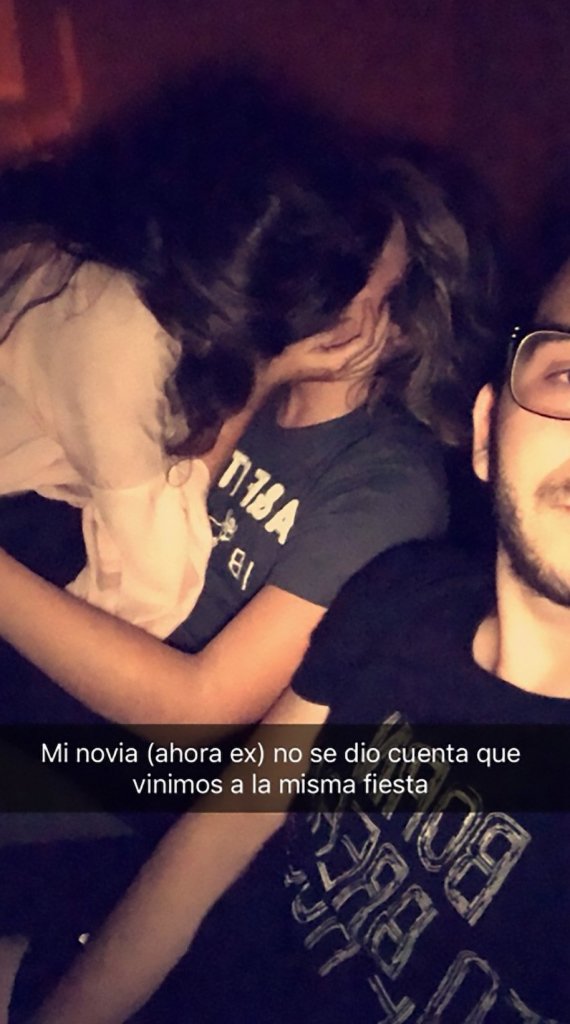 This Guy Took A Selfie While His Girlfriend Cheats On Him.