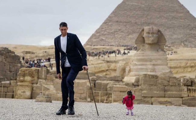 World's Tallest Man Meets The World's Shortest Woman For A Photoshoot