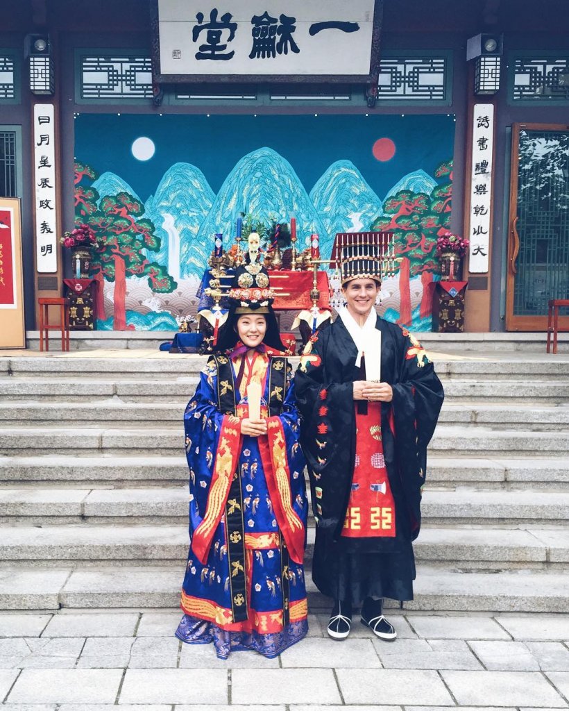 20 Pictures Exhibit The Traditional Wedding Attires Across The World