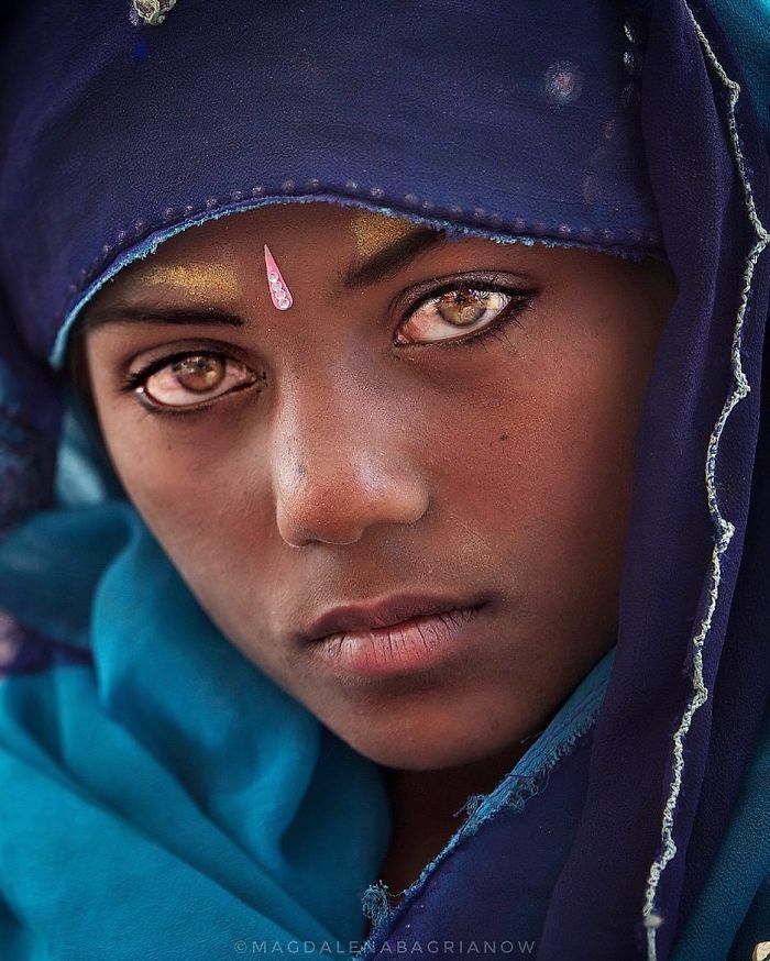 Photographer Travels Across The India To Capture Local Beauty