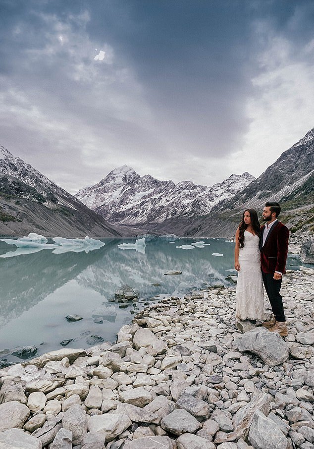 A Newlywed Couple Visited 33 Countries & Take Photographs In Their Same Wedding Dress