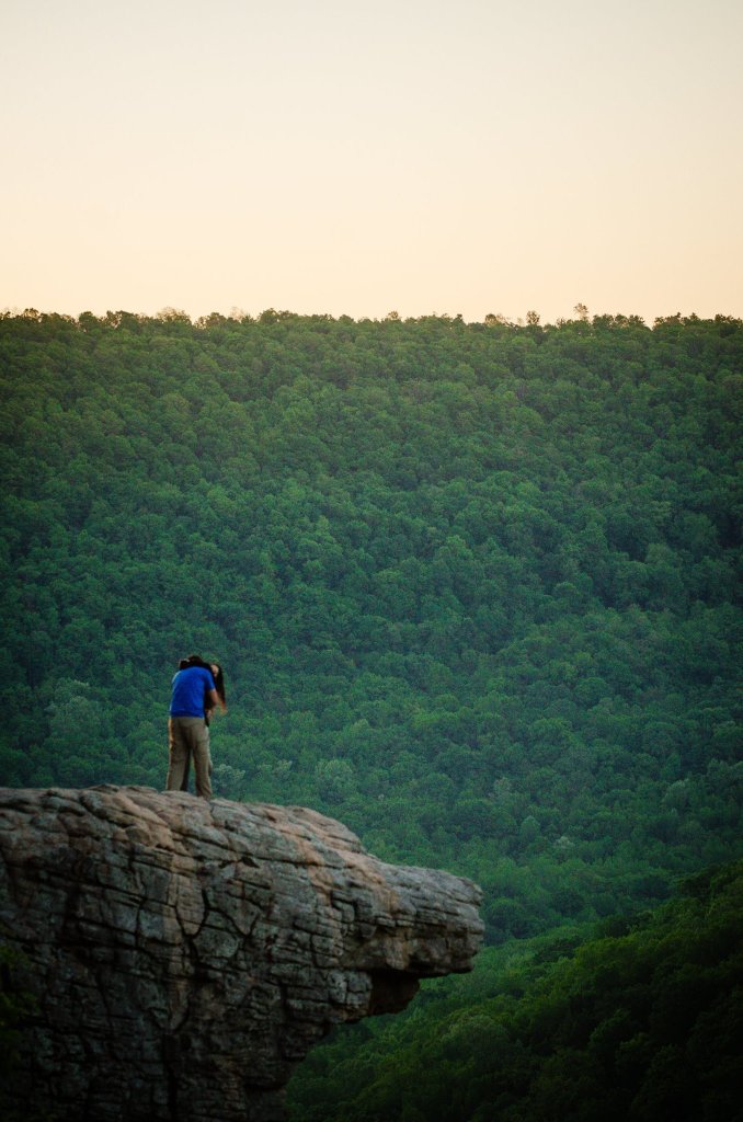 Photographer Captured The Proposal Of A Wrong Couple