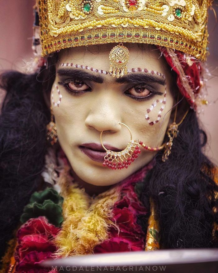 Photographer Travels Across The India To Capture Local Beauty