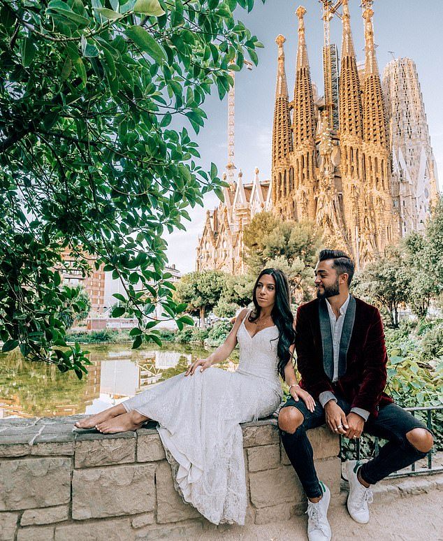 A Newlywed Couple Visited 33 Countries & Take Photographs In Their Same Wedding Dress