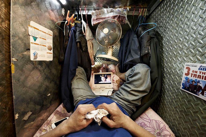 coffin cubicles, living conditions, Hong Kong