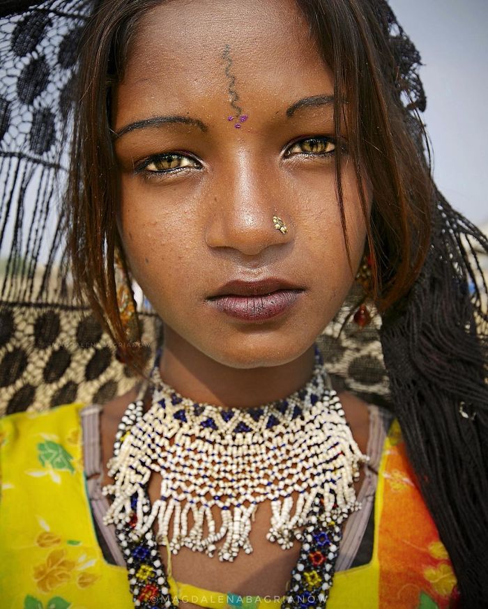 Photographer Travels Across The India To Capture Local Beauty