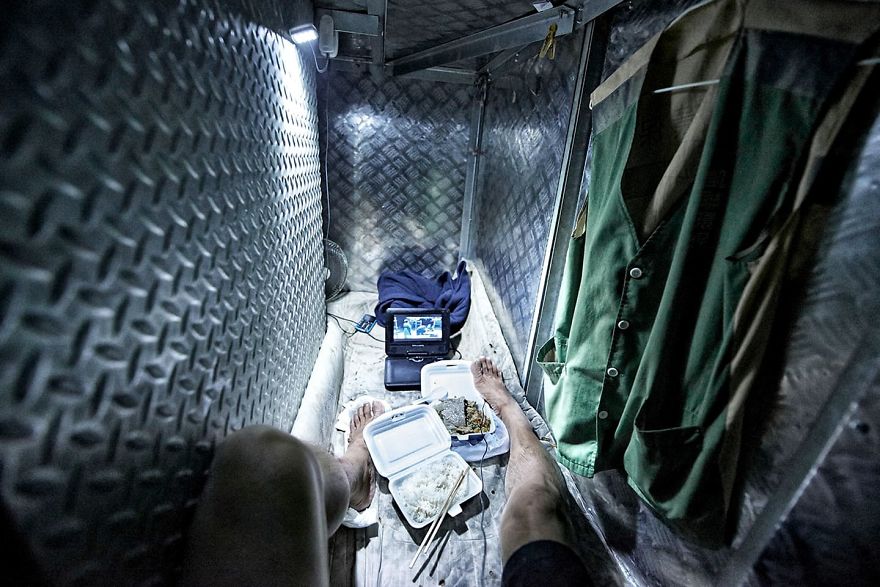 coffin cubicles, living conditions, Hong Kong