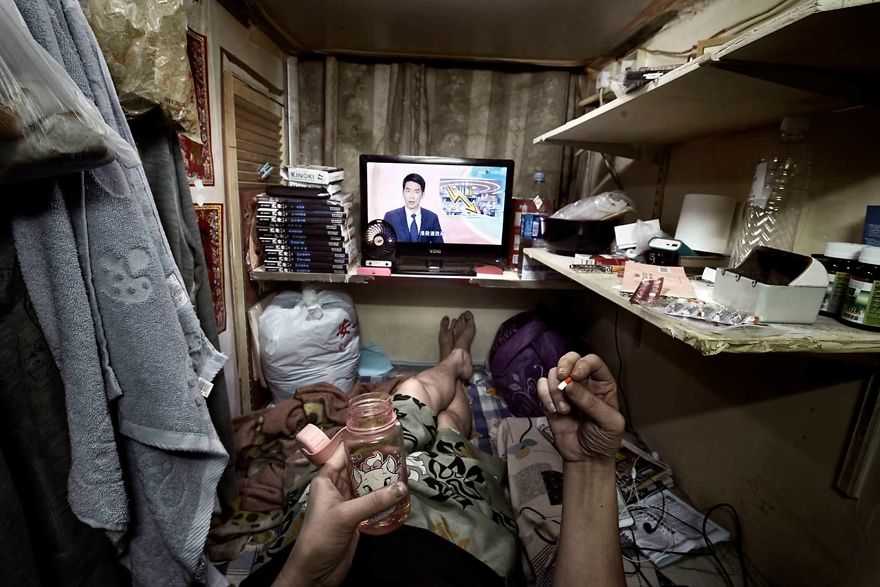 coffin cubicles, living conditions, Hong Kong