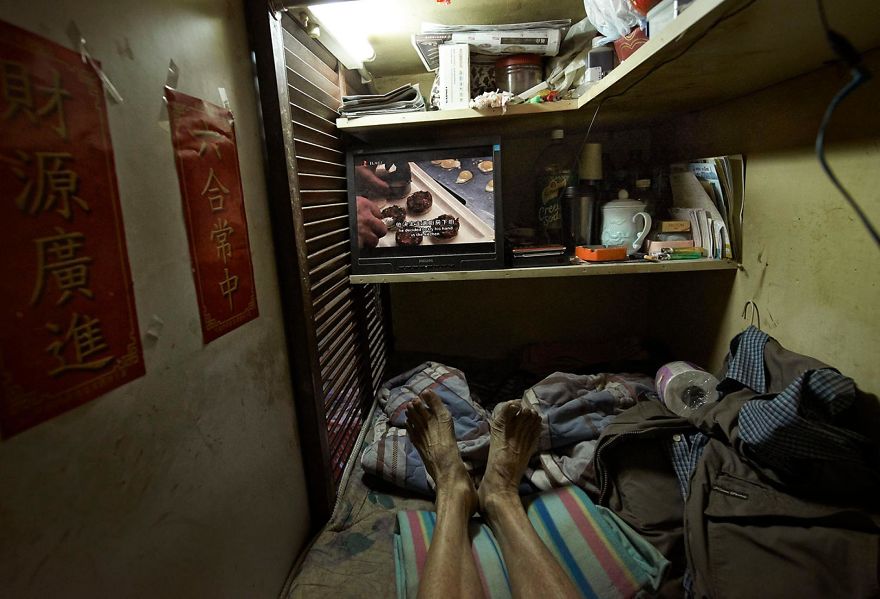 coffin cubicles, living conditions, Hong Kong