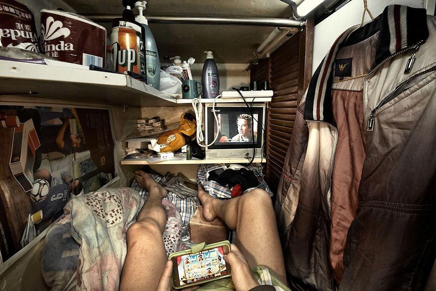 coffin cubicles, living conditions, Hong Kong