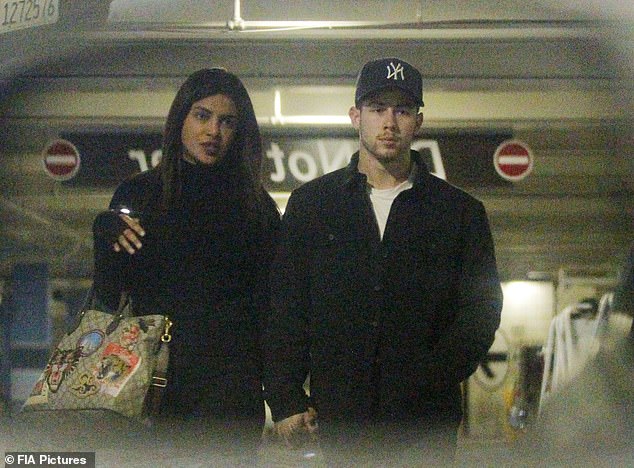 Priyanka Chopra And Nick Jonas Got Snapped In Parking Area As They Shared A Dreamy Kiss Together