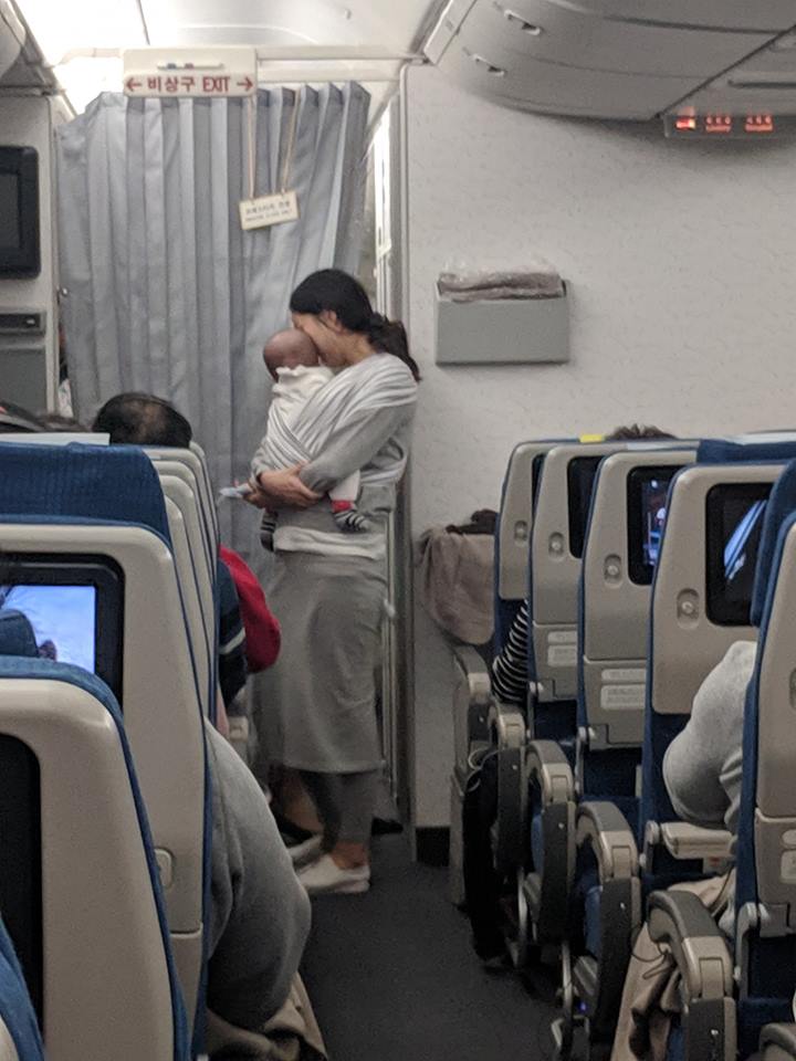 Mother Distributes Goodie Bags To 200 Flight Passengers In Case Her Baby Starts Crying